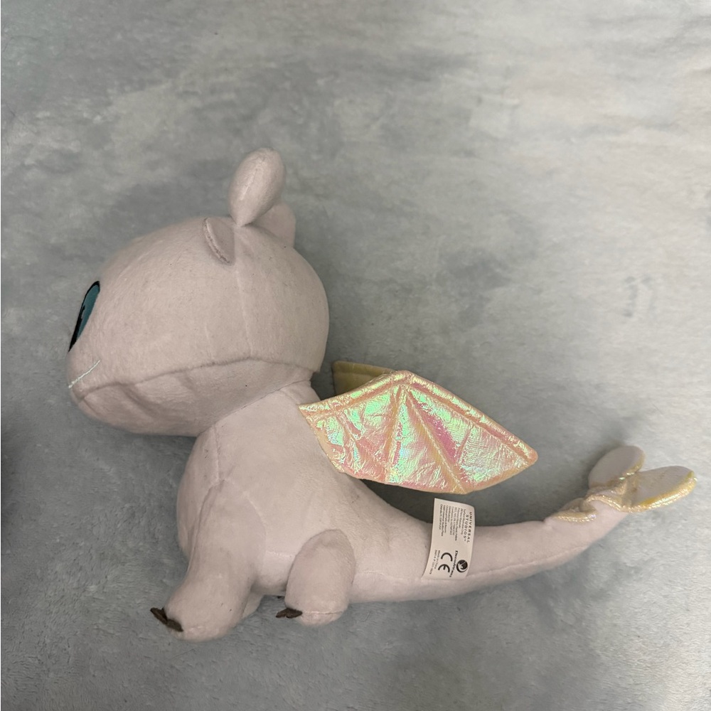 Universal How to Train Your Dragon Light Fury Plush NWT - Picture 3 of 6